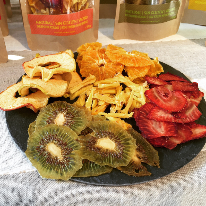 Combinado de frutas deshidratadas en mentta platos-frutas-natursnacks-naranja-pina-kiwi-manzana